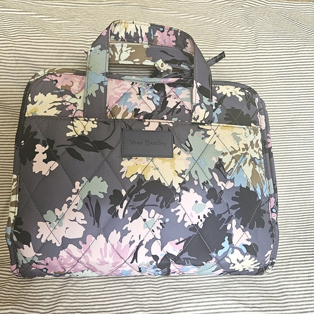 Vera Bradley Lighten Up Crysanthemum Crush Hanging Travel Organizer